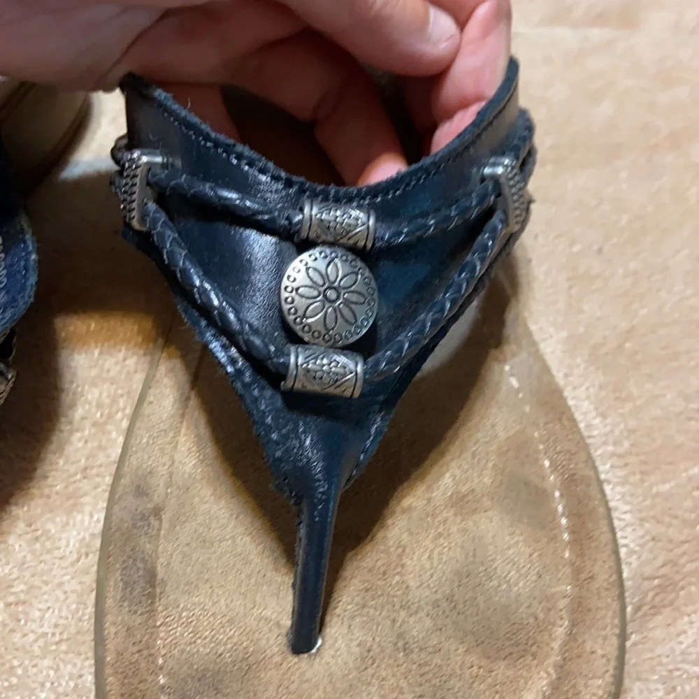 Minnetonka Black Leather Thong Sandals